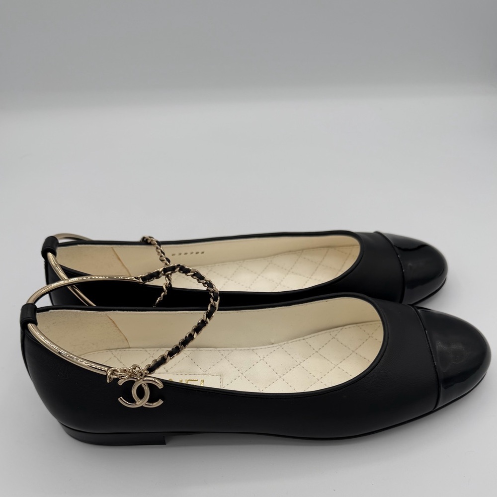 Chanel Ballet Flats Black Lambskin Patent Cap Toe Chain CC Charm Size 38 NWT - Picture 8 of 12